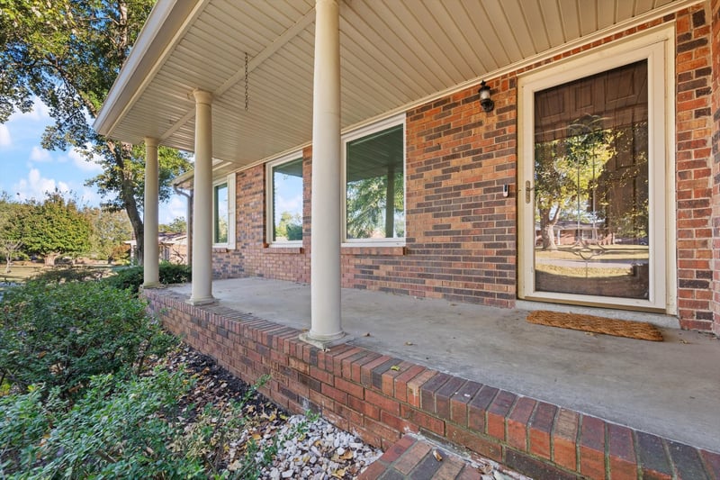 110 Sam Davis Dr, Springfield, TN 37172