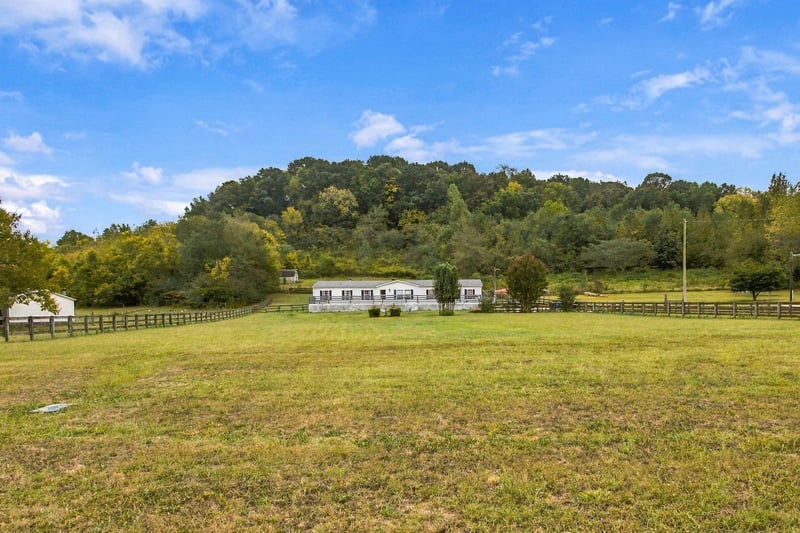 8639 King Hollow Rd, Mount Pleasant, TN 38474