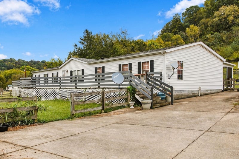 8639 King Hollow Rd, Mount Pleasant, TN 38474