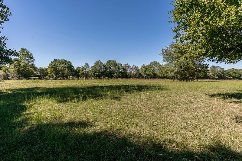 555 Turkey Trot Pvt Ln, Cottontown, TN 37048