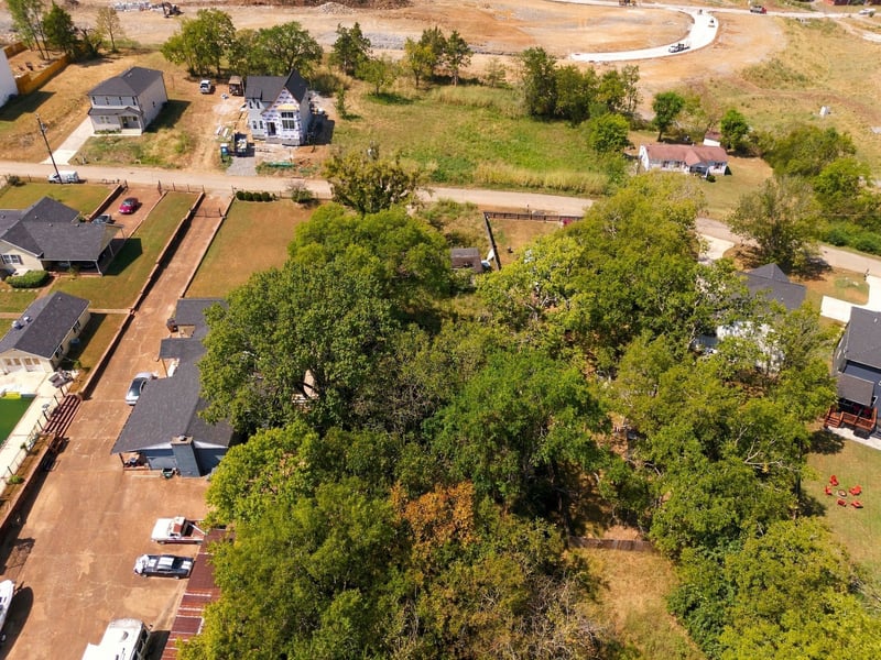 1522 E Stewarts Ln, Nashville, TN 37218