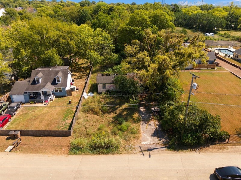 1522 E Stewarts Ln, Nashville, TN 37218
