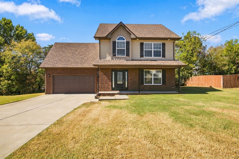121 Pledge Ct, La Vergne, TN 37086