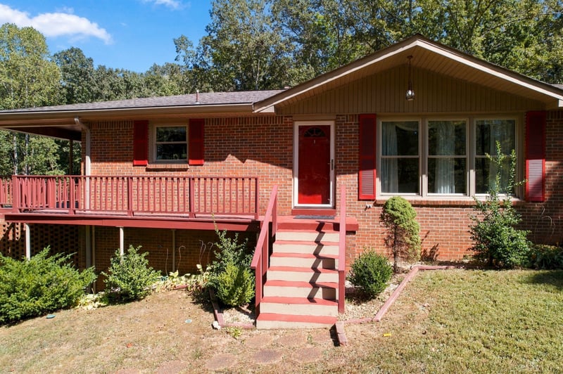 105 Baker St, Burns, TN 37029