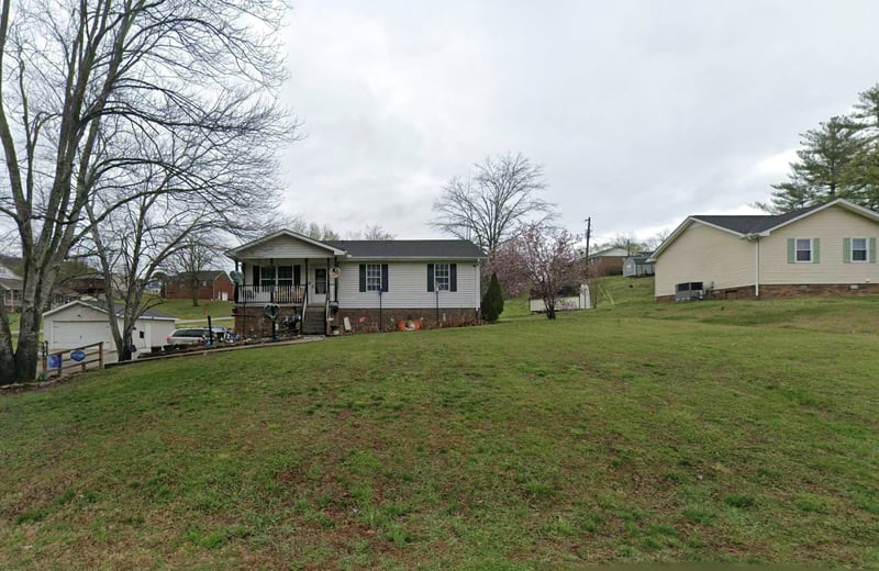 124 Sanders Dr, Brush Creek, TN 38547