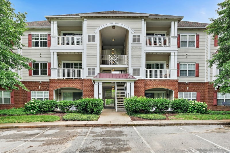 8221 Lenox Creekside Dr #10, Antioch, TN 37013