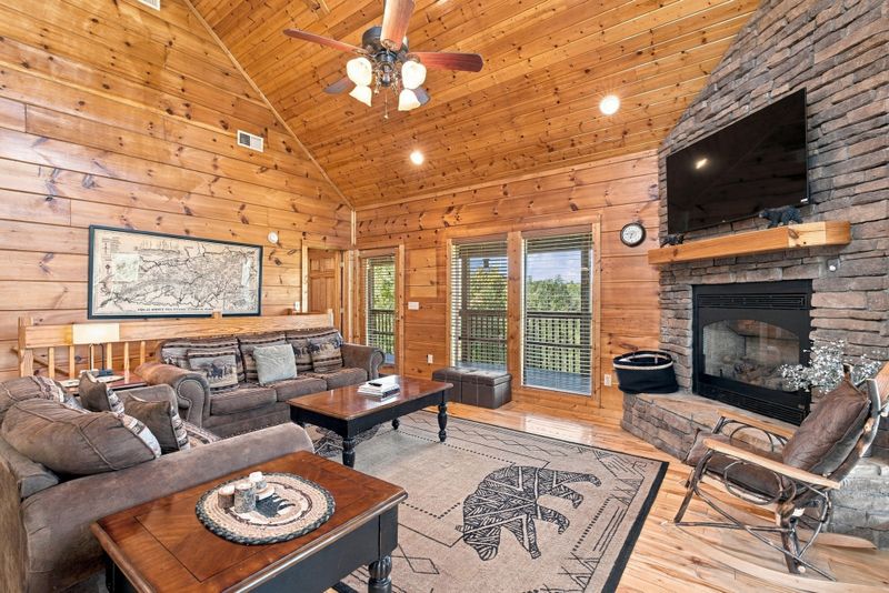 3248 Grouse Ridge Rd, Sevierville, TN 37862