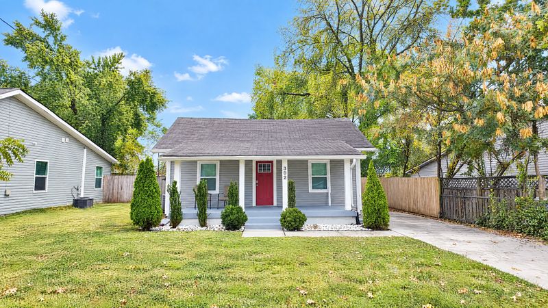 302 28th St, Old Hickory, TN 37138