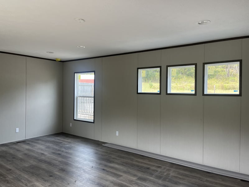 2 Kaylee Ln, Elmwood, TN 38560