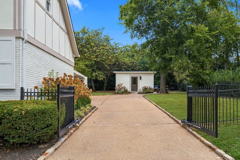 200 Leake Ave, Nashville, TN 37205