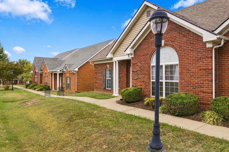 2 Bradley Ct, Lebanon, TN 37087