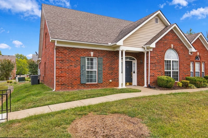 2 Bradley Ct, Lebanon, TN 37087