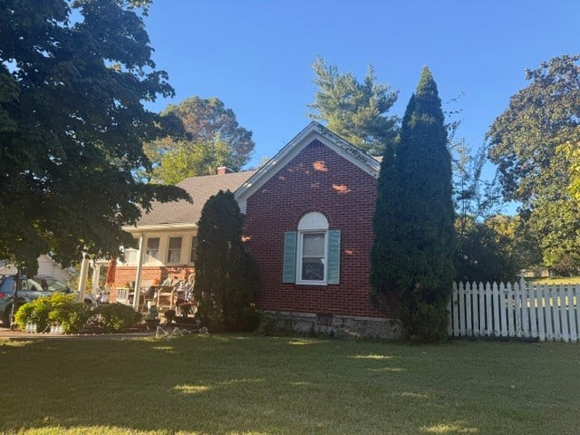 635 Jefferson Ave E, Carthage, TN 37030