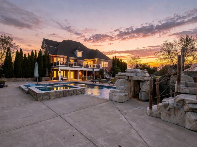 3722 Bosk Ln, College Grove, TN 37046