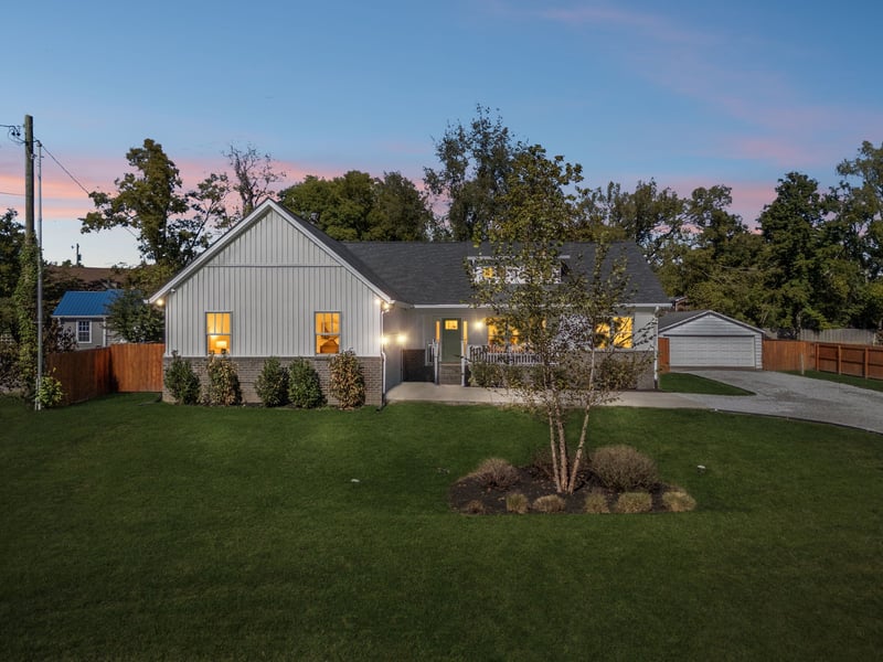 352 Bellevue Rd S, Nashville, TN 37221