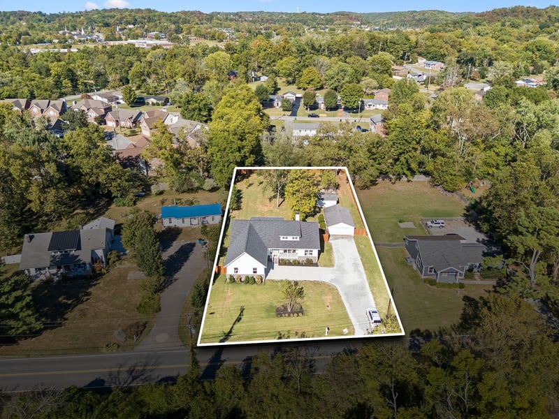 352 Bellevue Rd S, Nashville, TN 37221
