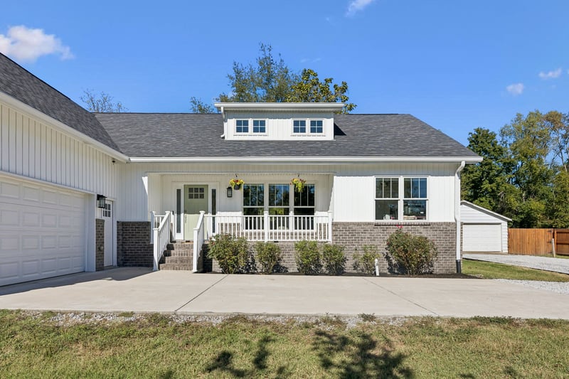 352 Bellevue Rd S, Nashville, TN 37221