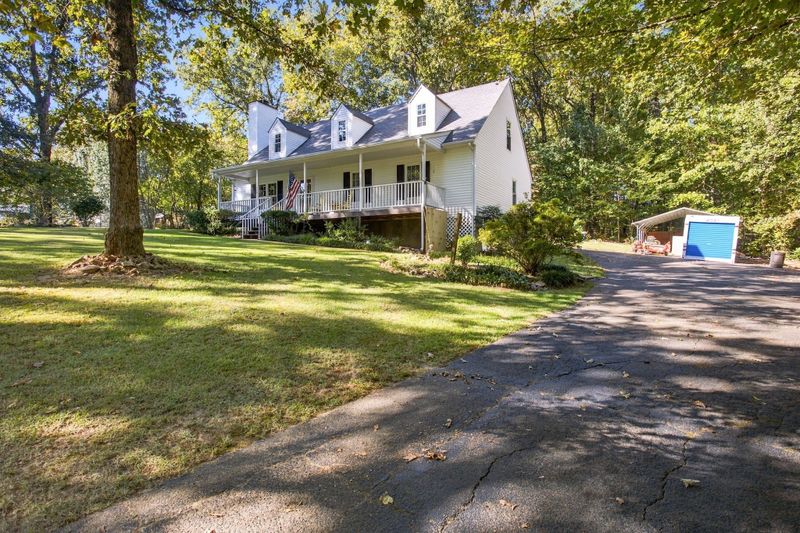 1205 Hardwood Trl, Burns, TN 37029