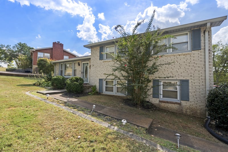 607 Comet Dr, Nashville, TN 37209