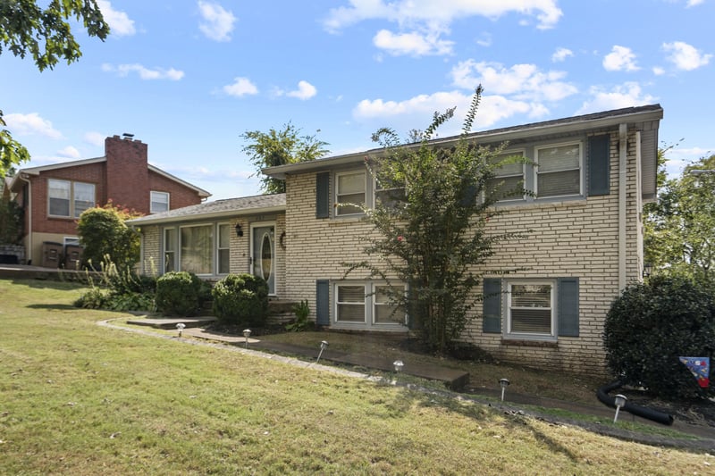607 Comet Dr, Nashville, TN 37209