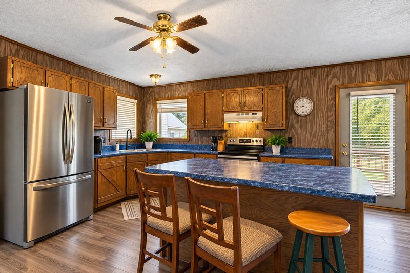 179 Lakeside Dr, Carthage, TN 37030
