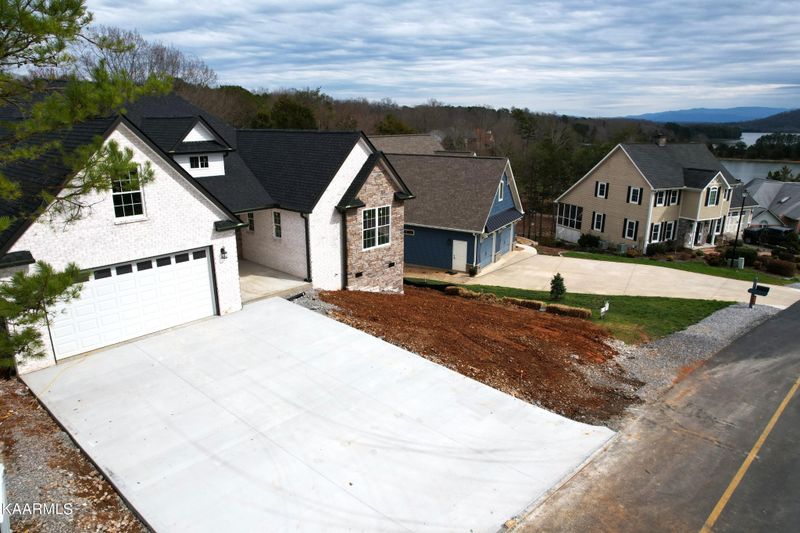 223 Amohi Way, Loudon, TN 37774