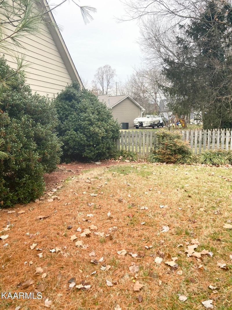 7320 Ashford Glen Dr, Knoxville, TN 37918