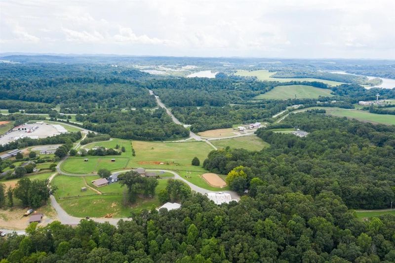 15508 E Hotchkiss Valley Rd, Loudon, TN 37774