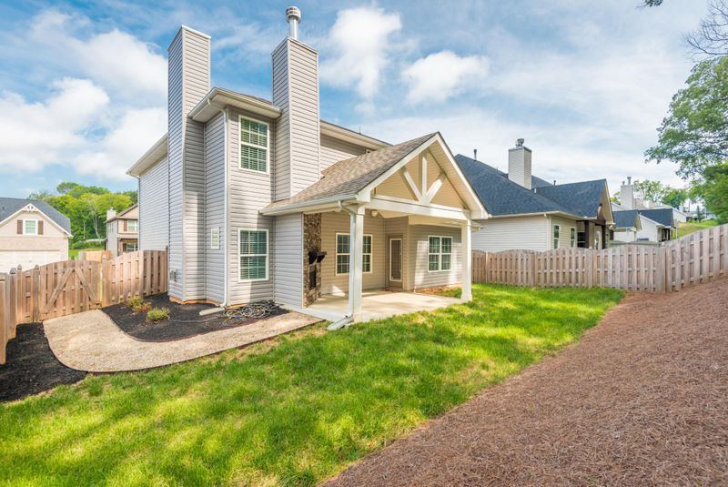 9950 Hummingbird Ln, Knoxville, TN 37923