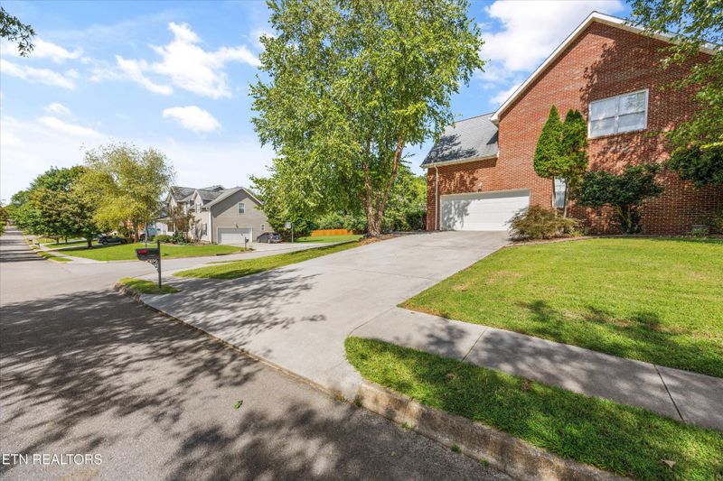 6031 Shannon Valley Farms Blvd, Knoxville, TN 37918
