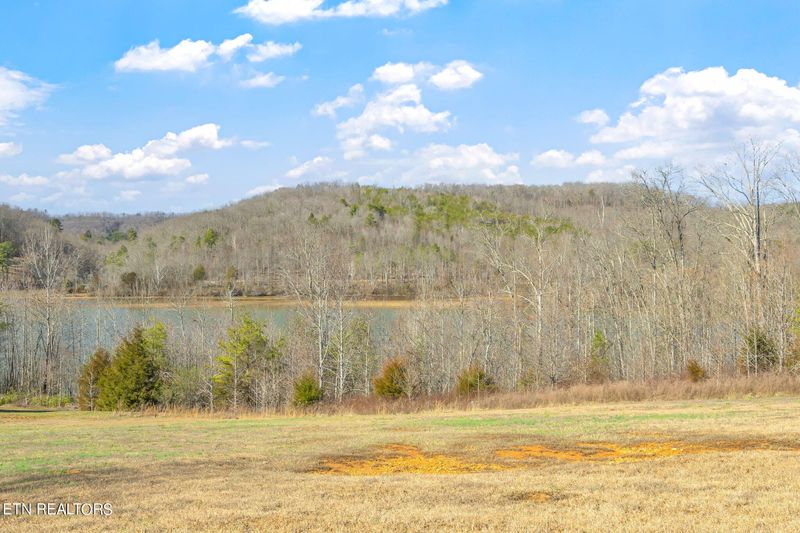 102 Plumberry St, Oak Ridge, TN 37830