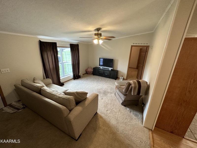 2912 Meghans Ln, Knoxville, TN 37931