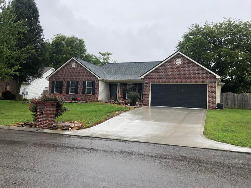7221 Hannah Brook Rd, Knoxville, TN 37918