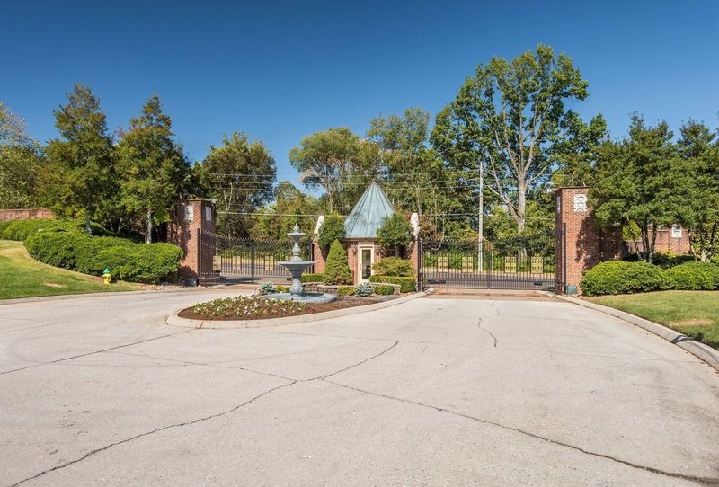 3340 Kingston Pike #5, Knoxville, TN 37919