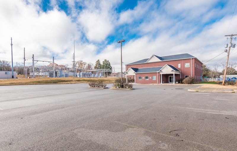 509 N Cedar Bluff Rd, Knoxville, TN 37923