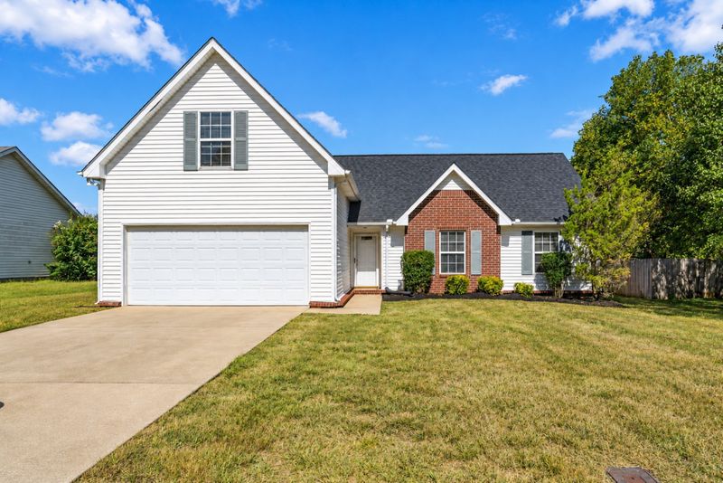 1180 Saint Andrews Dr, Murfreesboro, TN 37128