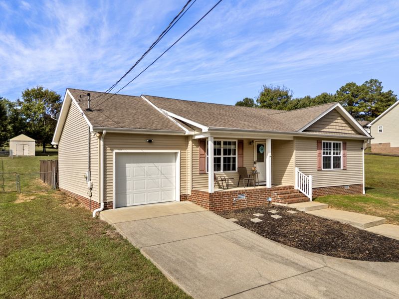 1008 Creek Bottom Rd, White Bluff, TN 37187