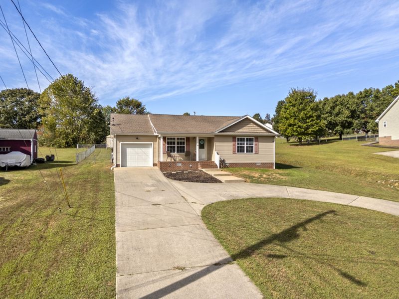 1008 Creek Bottom Rd, White Bluff, TN 37187