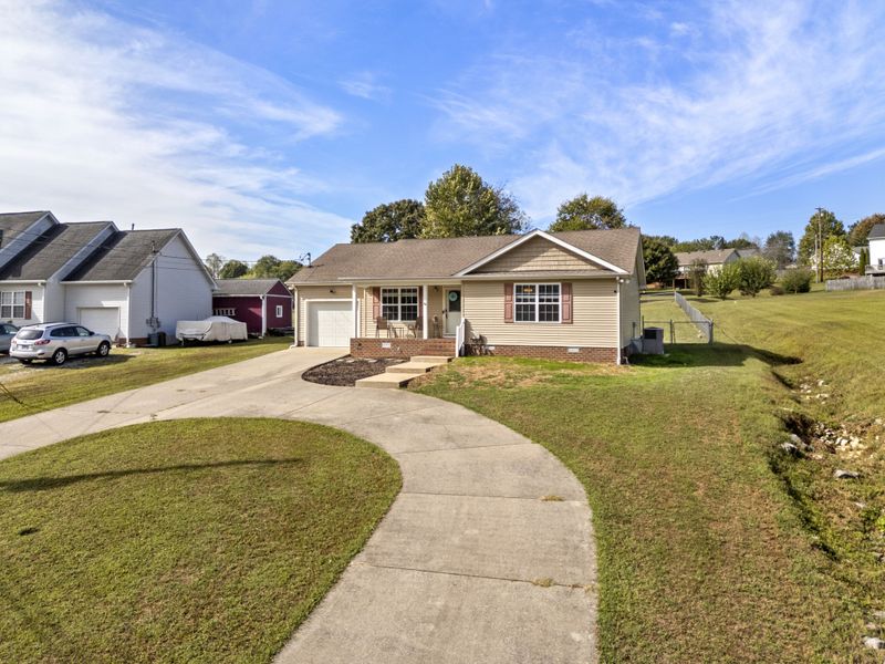 1008 Creek Bottom Rd, White Bluff, TN 37187