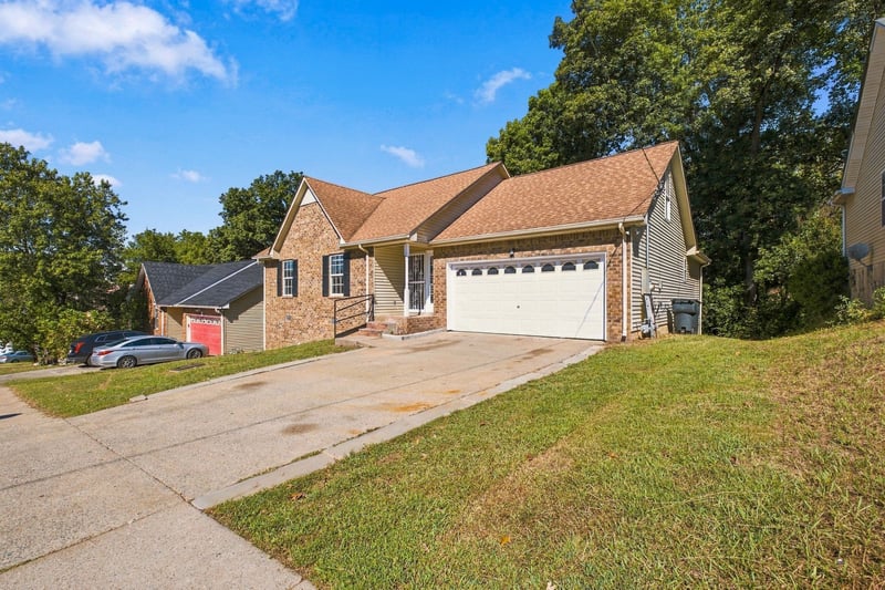 1032 Blue Mountain Ln, Antioch, TN 37013