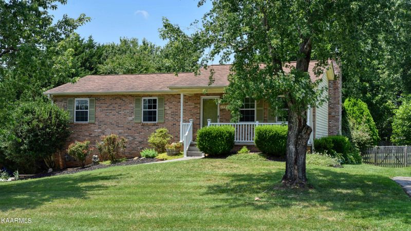 1737 Campfire Dr, Knoxville, TN 37931