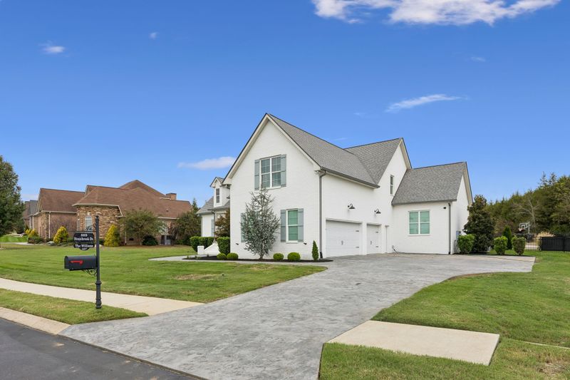 809 Stonebrook Dr, Lebanon, TN 37087