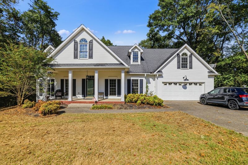 1205 Confederate Dr, Columbia, TN 38401