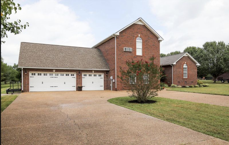 305 Lyon Dr, Portland, TN 37148