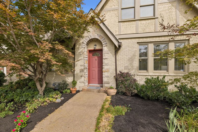 230 Cherokee Rd, Nashville, TN 37205