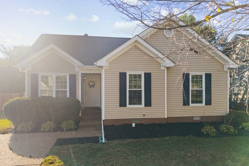1140 Summerville Cir, Thompsons Station, TN 37179