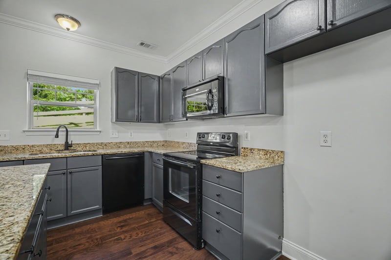 115 Stonecrest Dr, Nashville, TN 37209