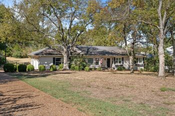 701 Vosswood Dr, Nashville, TN 37205