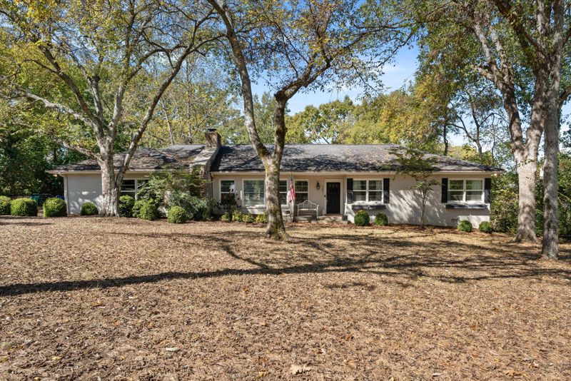 701 Vosswood Dr, Nashville, TN 37205