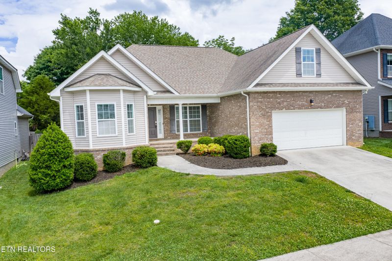 2642 Sweeping Rain Ln, Knoxville, TN 37931